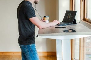 ERGONOMIC OFFICE DESK