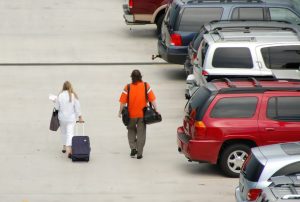 tips to select reasonable airport parking - park near airport