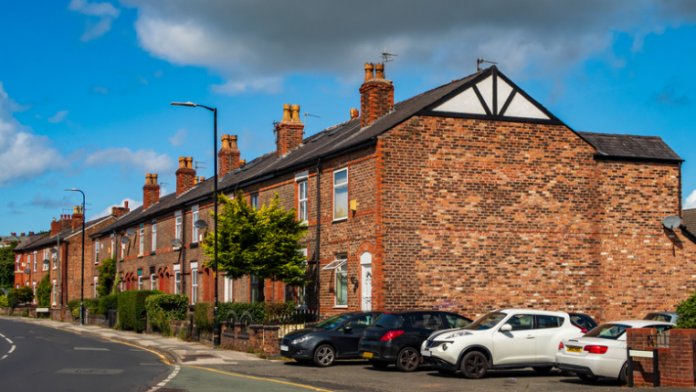 Pros and Cons of Buying a Terraced House in the UK