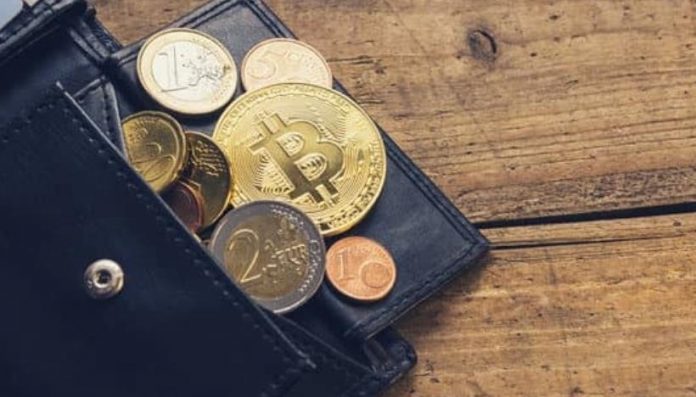 Hot and cold wallets Hot and cold wallets