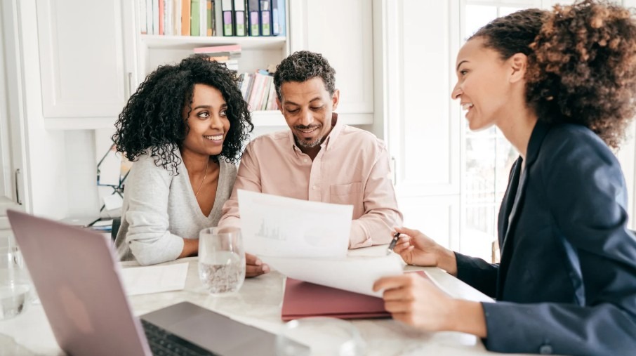 does-universal-credit-pay-on-a-saturday-in-the-uk-ebusiness-blog