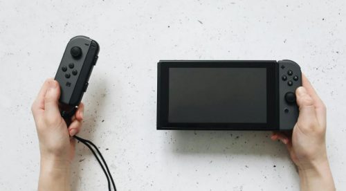 What Are the Best Nintendo Games for Long Flights or Road Trips?